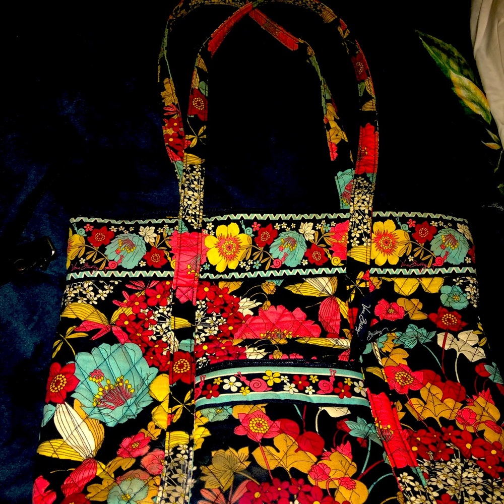 Vera Bradley roomy tote bag!